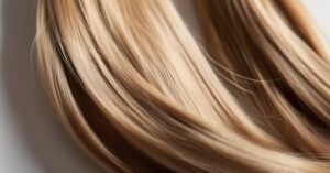 Polerowanie włosów: na czym polega i czy warto? Sprawdź u fryzjera!